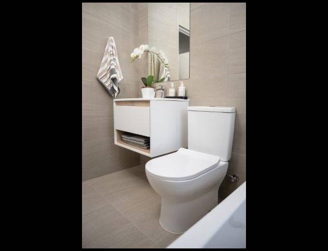 2 BEDROOM APARTMENT FOR SALE IN BRYANSTON